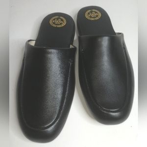 L.B. Evans Duke Scuff Slippers size 10EEE